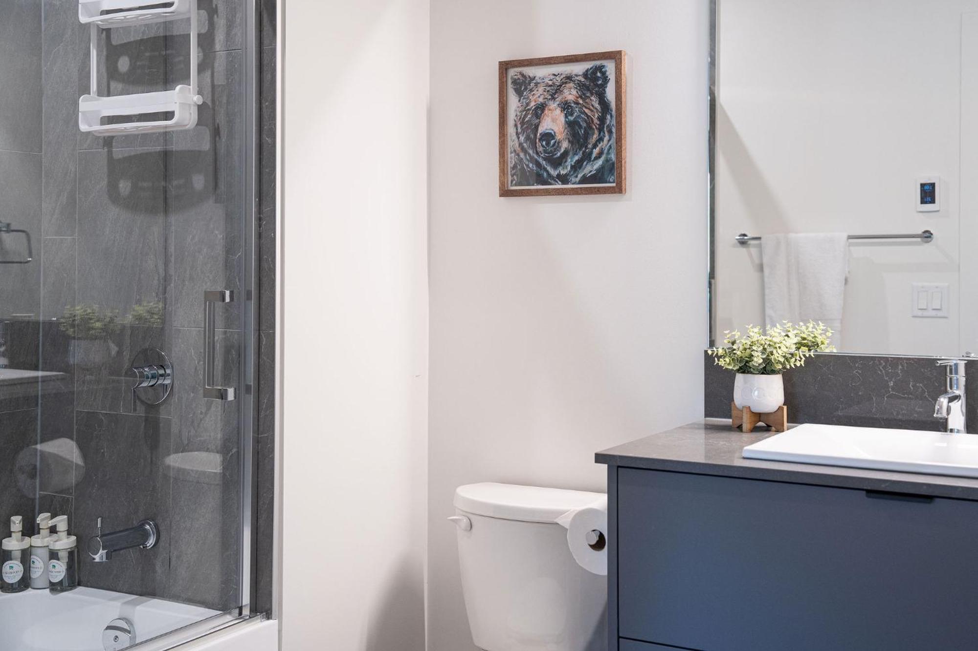 Alpine Haven By Revelstoke Vacations Appartement Buitenkant foto