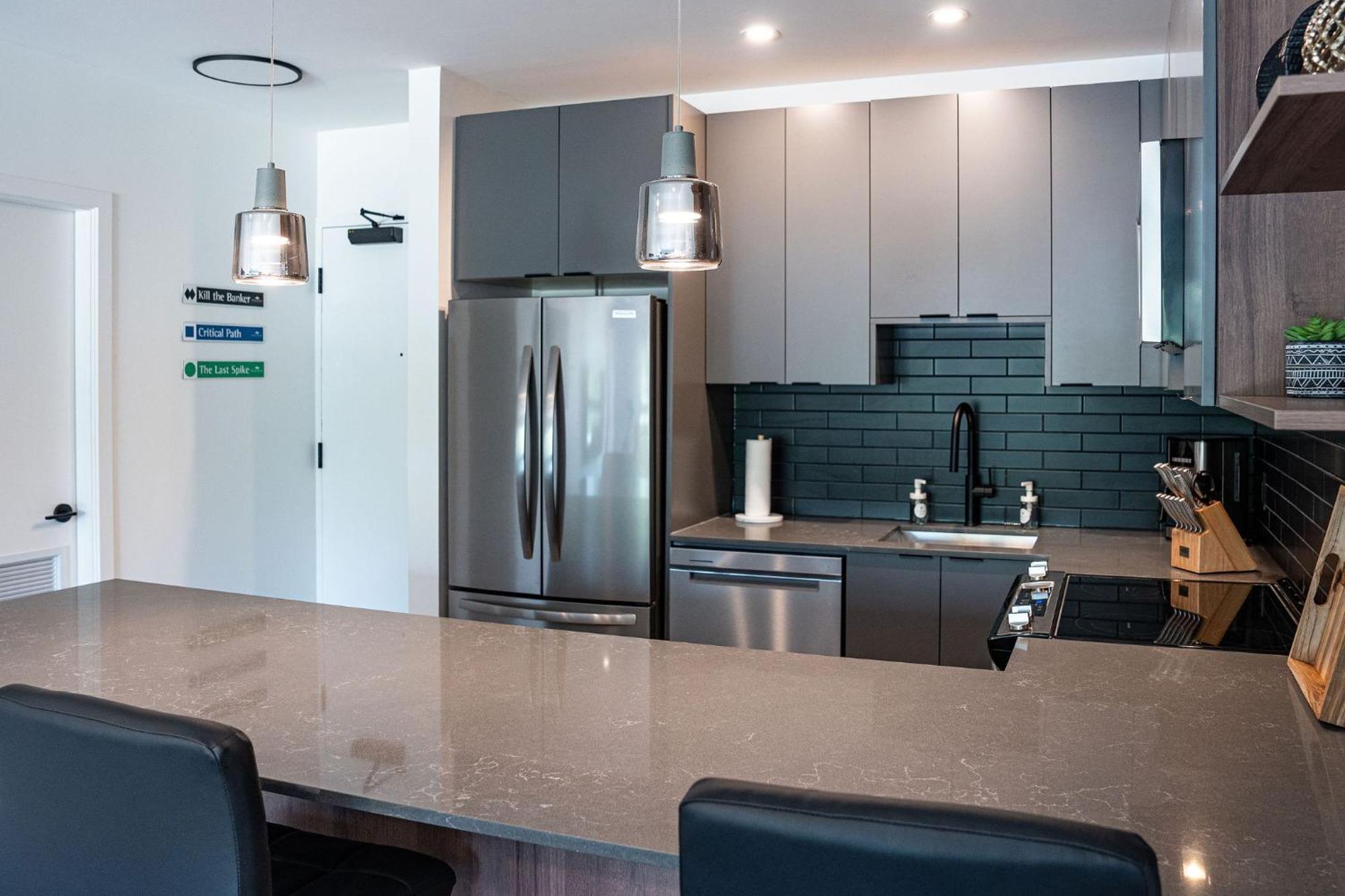 Alpine Haven By Revelstoke Vacations Appartement Buitenkant foto