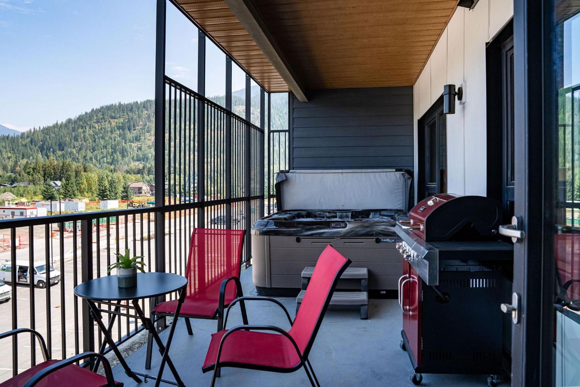Alpine Haven By Revelstoke Vacations Appartement Buitenkant foto