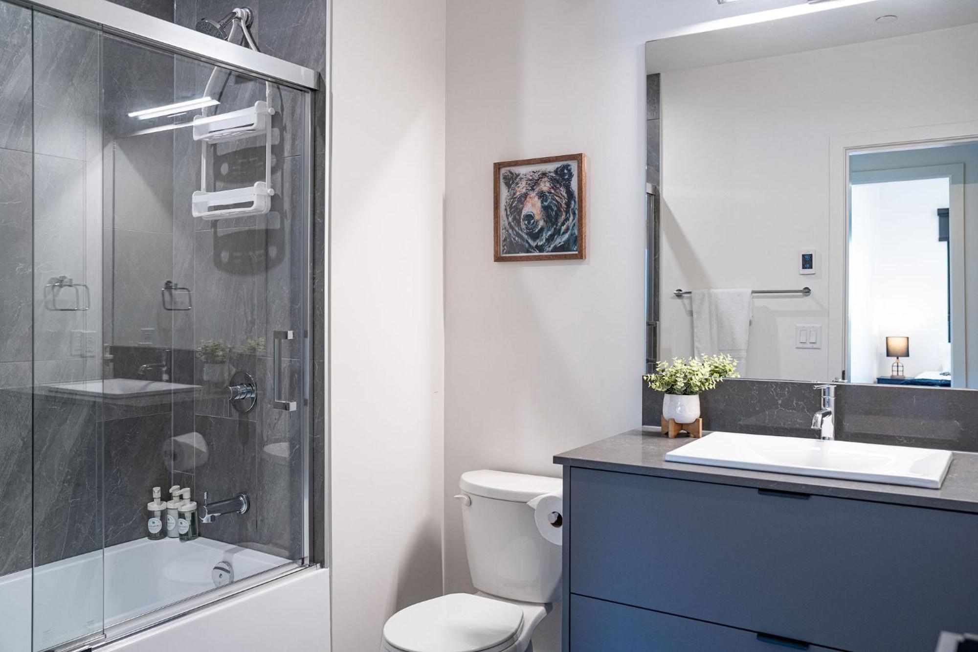 Alpine Haven By Revelstoke Vacations Appartement Buitenkant foto