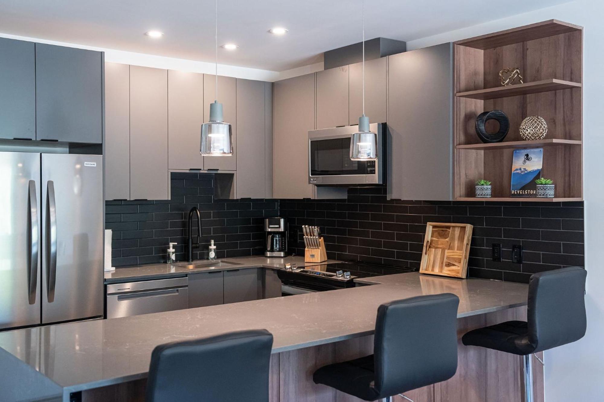 Alpine Haven By Revelstoke Vacations Appartement Buitenkant foto