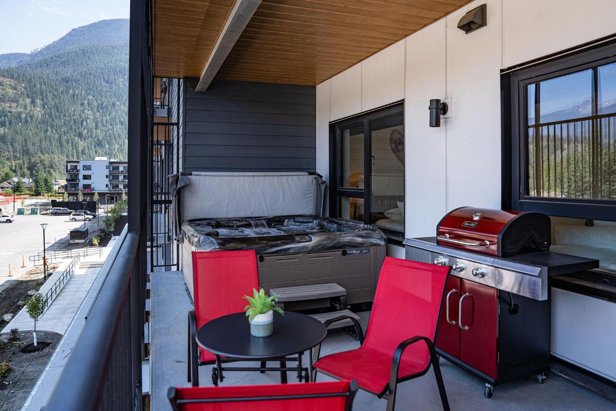 Alpine Haven By Revelstoke Vacations Appartement Buitenkant foto