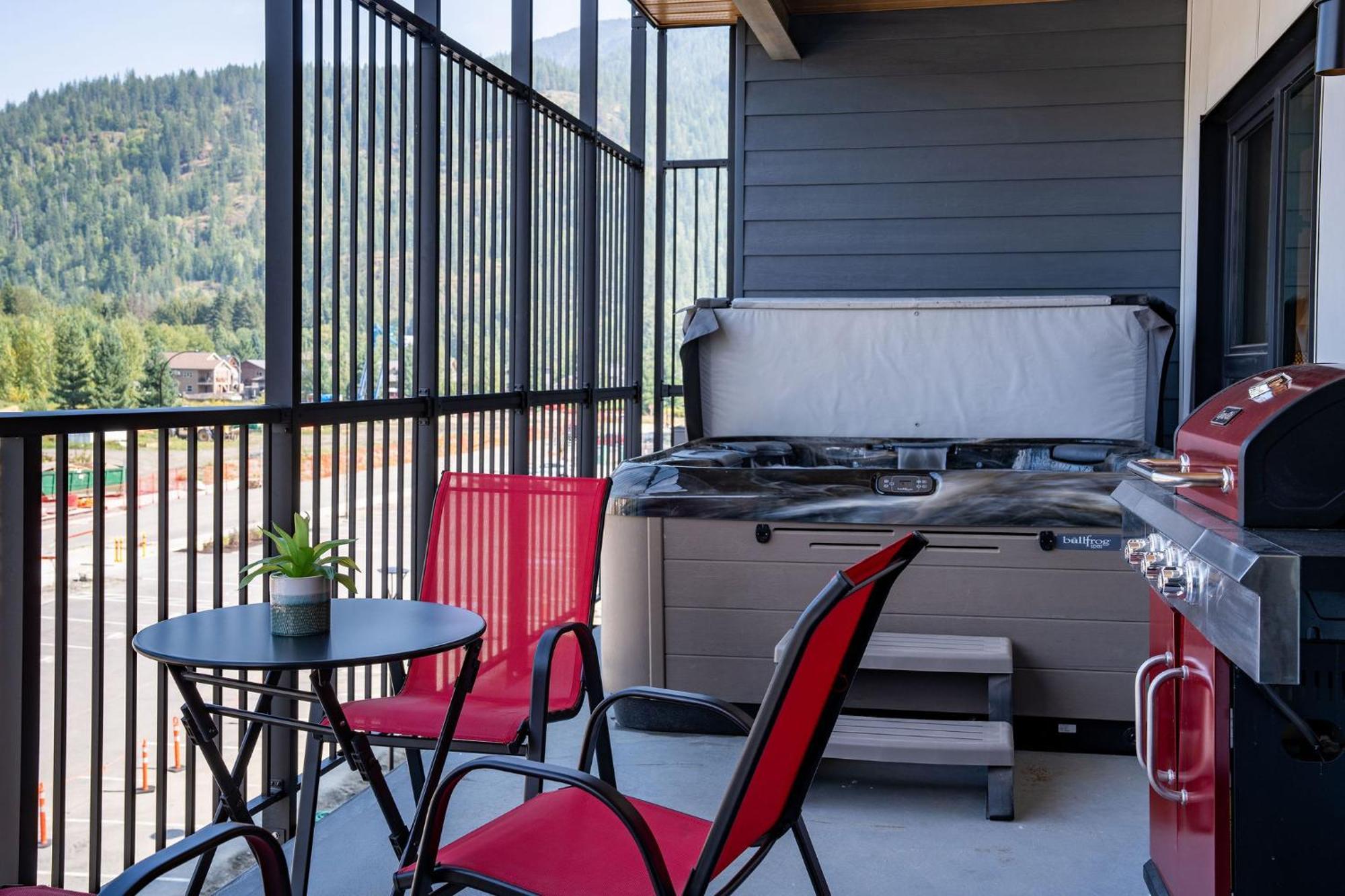 Alpine Haven By Revelstoke Vacations Appartement Buitenkant foto