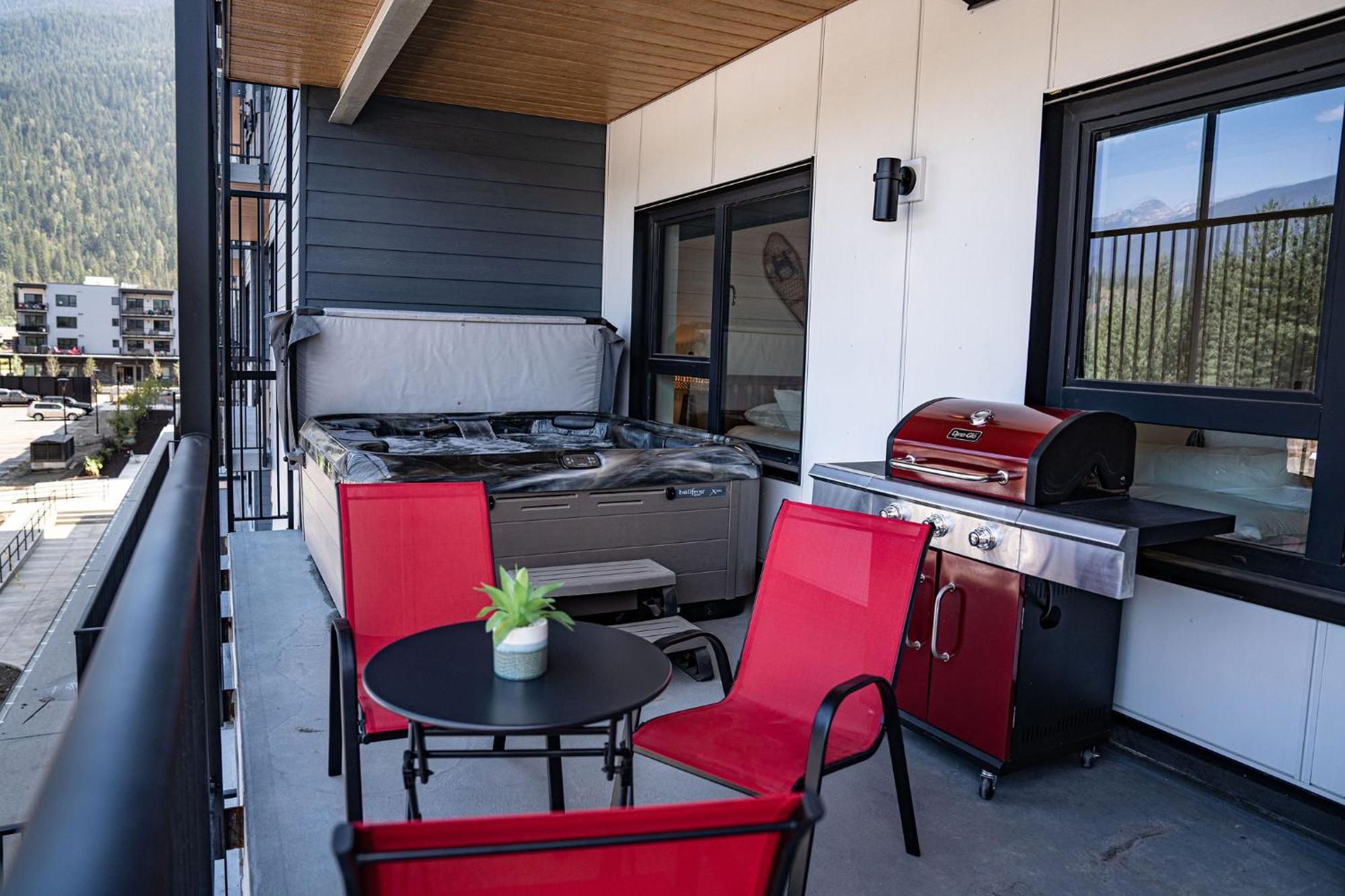 Alpine Haven By Revelstoke Vacations Appartement Buitenkant foto