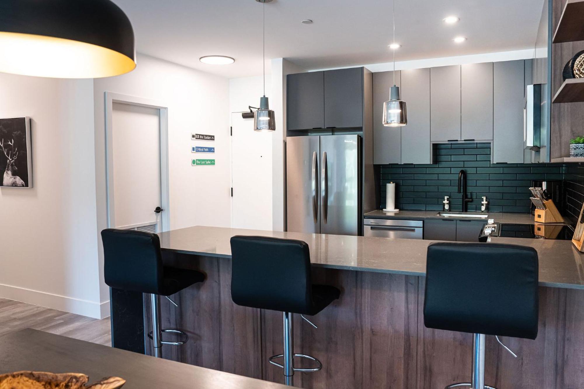 Alpine Haven By Revelstoke Vacations Appartement Buitenkant foto